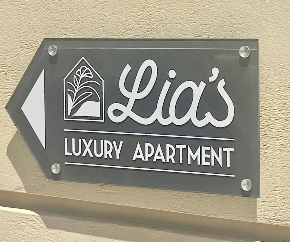 Lia'S Luxury Apartment - Near Airport Koropion Exterior photo